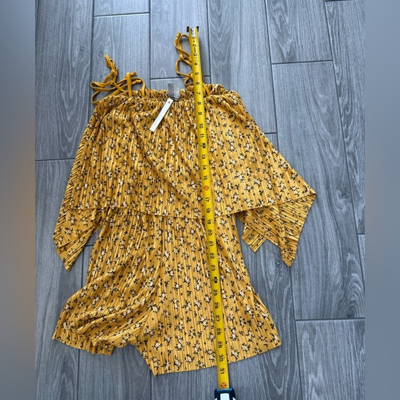 ASOS|Mustard Yellow Ditsy Floral Spaghetti Strap flowy romper•••NWT Size 6 - Picture 9 of 12